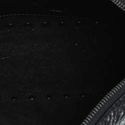 Pre Owned حقيبة كاميرا كروس فالنتينو مرصعة روكستد مزخرفة كريستال جلد أسود