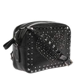 Pre Owned حقيبة كاميرا ك روس فالنتينو مرصعة روكستد مزخرفة كريستال جلد أسود