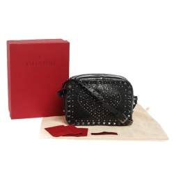 Pre Owned حقيبة كاميرا كروس فالنتينو مرصعة روكستد مزخرفة كريستال جلد أسود