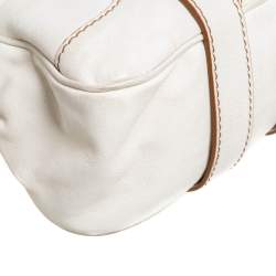 مملوكة مسبقًا حقيبة فالنتيو كاتش كريستال جلد أبيض