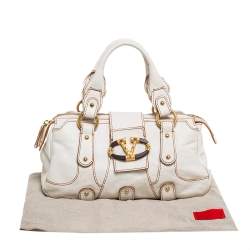 مملوكة مسبقًا حقيبة فالنتيو كاتش كريستال جلد أبيض