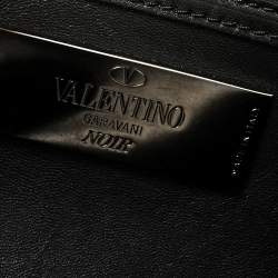 مملوكة مسبقًا Valentino Black Leather Rockstud Tote