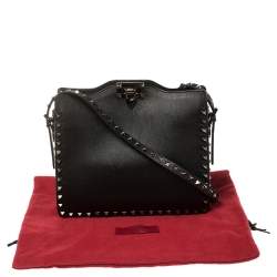 مملوكة مسبقًا Valentino Black Leather Rockstud Tote