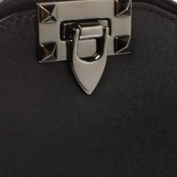 مملوكة مسبقًا Valentino Black Leather Rockstud Tote