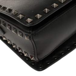 مملوكة مسبقًا Valentino Black Leather Rockstud Tote