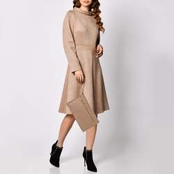 Pre Owned حقيبة كلتش فالنتينو روكستد جلد بيج بحمالة معصم