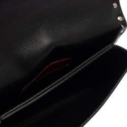 مملوكة مسبقًا Valentino Cream/Black Leather Rockstud Wristlet Clutch