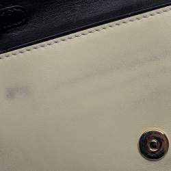 مملوكة مسبقًا Valentino Cream/Black Leather Rockstud Wristlet Clutch