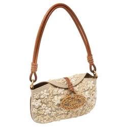 مملوكة مسبقًا Valentino Cream Canvas Embroidered Catch Hobo