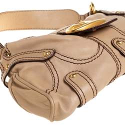 مملوكة مسبقًا حقيبة هوبو فالنتيو قلاب حلقة حرف ڨي جلد بيج