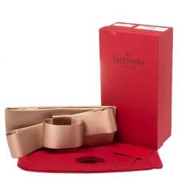 مملوكة مسبقًا حقيبة كلتش فالنتينو فيونكة ساتان وردي نود