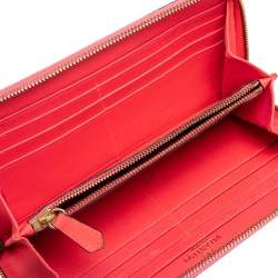 مملوكة مسبقًا Valentino Neon Pink Leather Logo Zip Around Wallet