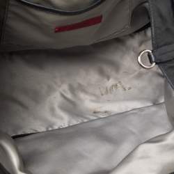 مملوكة مسبقًا حقيبة يد فالنتينو أبليك زهور جلد أسود