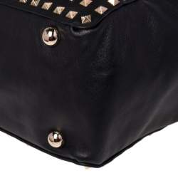 Pre Owned حقيبة يد توتس فالنتينو ترابيز جلد سوداء مرصعة روكستد متوسطة