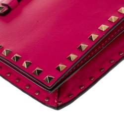 Pre Owned Valentino Fuchsia Leather Rockstud Wristlet Clutch