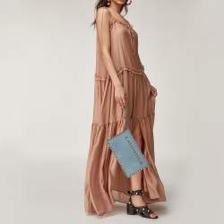 Pre Owned حقيبة كلتش فالنتينو بحمالة معصم و مزين بروكستد جلد أزرق فاتح