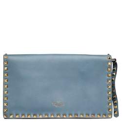 Pre Owned حقيبة كلتش فالنتينو بحمالة معصم و مزين بروكستد جلد أزرق فاتح
