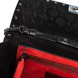 مملوكة مسبقًا Valentino Black Quilted Crinkled Leather Rockstud Spike Chain Clutch 
