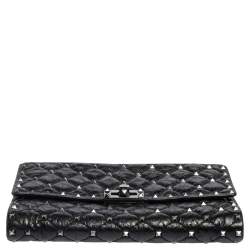 مملوكة مسبقًا Valentino Black Quilted Crinkled Leather Rockstud Spike Chain Clutch 