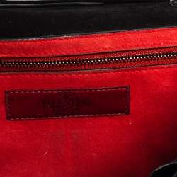 مملوكة مسبقًا Valentino Black Quilted Crinkled Leather Rockstud Spike Chain Clutch 