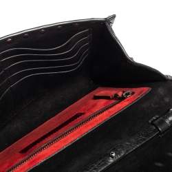 مملوكة مسبقًا Valentino Black Quilted Crinkled Leather Rockstud Spike Chain Clutch 