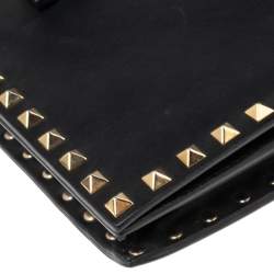 مملوكة مسبقًا حقيبة كلتش فالنتينو حمالة معصم روكستد جلد أسود