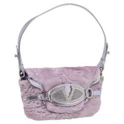 مملوكة مسبقًا حقيبة كتف فالنتينو جلد بنفسجي وفرو مزخرفة