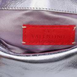 مملوكة مسبقًا حقيبة كتف فالنتينو جلد بنفسجي وفرو مزخرفة