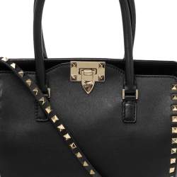 مملوكة مسبقًا حقيبة يد توتس فالنتينو شوبر جلد أسود مرصعة روكستد صغيرة 