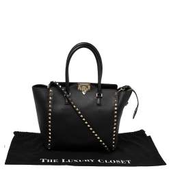 مملوكة مسبقًا حقيبة يد توتس فالنتينو شوبر جلد أسود مرصعة روكستد صغيرة 