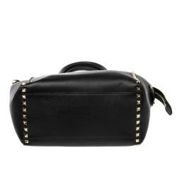 مملوكة مسبقًا حقيبة يد توتس فالنتينو شوبر جلد أسود مرصعة روكستد صغيرة 