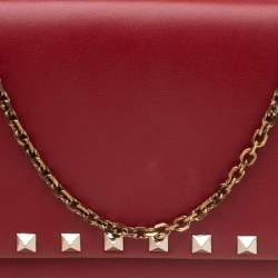 Pre Owned محفظة بسلسلة فالنتينو جلد أحمر مرصعة روكستد