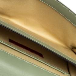 مملوكة مسبقًا حقيبة كلتش فالنتينو فا فا فوم جلد أخضر مرصعة روكستد بسلسلة 