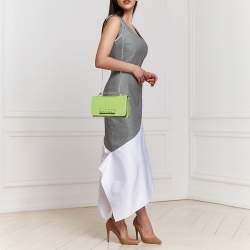 Pre Owned Valentino Green Leather Rockstud Va Va Voom Chain Clutch