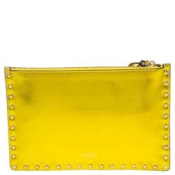 مملوكة مسبقًا Valentino Metallic Green Glossy Leather Rockstud Clutch
