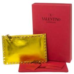 مملوكة مسبقًا Valentino Metallic Green Glossy Leather Rockstud Clutch