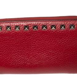Pre Owned Valentino Red Grained Leather Rockstud Zip Around Wallet