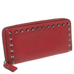 Pre Owned Valentino Red Grained Leather Rockstud Zip Around Wallet