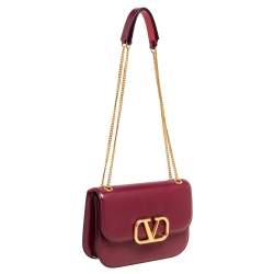 مملوكة مسبقًا Valentino Cerise/Rouge Leather VLOCK Chain Shoulder Bag