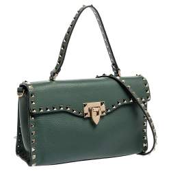 مملوكة مسبقًا حقيبة فالنتينو جلد أخضر مرصع روكستد قفل بقلاب يد علوية