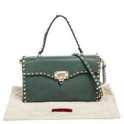 مملوكة مسبقًا حقيبة فالنتينو جلد أخضر مرصع روكستد قفل بقلاب يد علوية