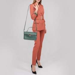 مملوكة مسبقًا حقيبة فالنتينو جلد أخضر مرصع روكستد قفل بقلاب يد علوية