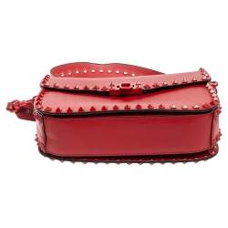 مملوكة مسبقًا Valentino Red Leather Rockstud Flap Shoulder Bag