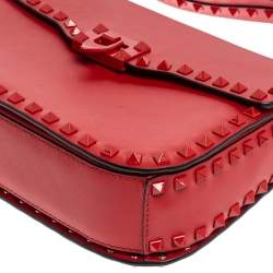 مملوكة مسبقًا Valentino Red Leather Rockstud Flap Shoulder Bag