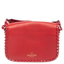 مملوكة مسبقًا Valentino Red Leather Rockstud Flap Shoulder Bag