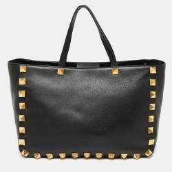 مملوكة مسبقًا Valentino Black Leather Roman Studded Tote