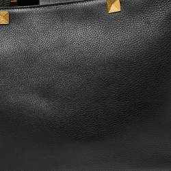 مملوكة مسبقًا Valentino Black Leather Roman Studded Tote