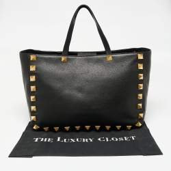 مملوكة مسبقًا Valentino Black Leather Roman Studded Tote