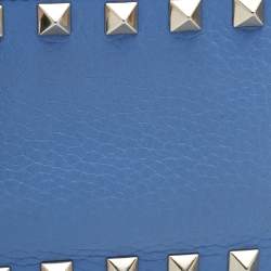 مملوكة مسبقًا Valentino Blue Leather Rockstud Coin Purse