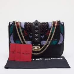 مملوكة مسبقًا حقيبة كتف فالنتينو جلد أسود مزخرف مرصع قفل غلام بسلسلة